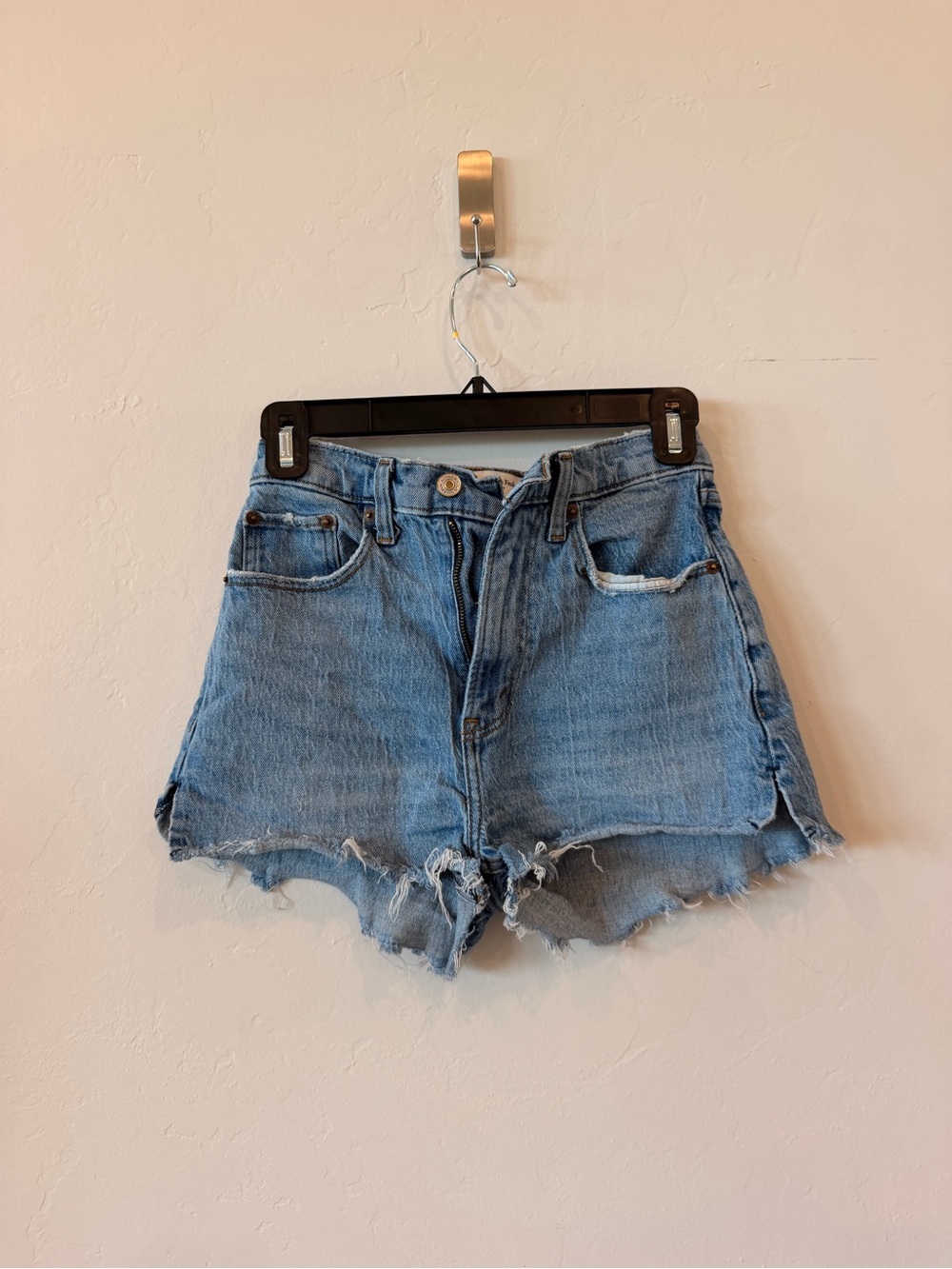 Abercrombie & Fitch The Mom Short Curve Love Light Blue Distressed Denim Shorts